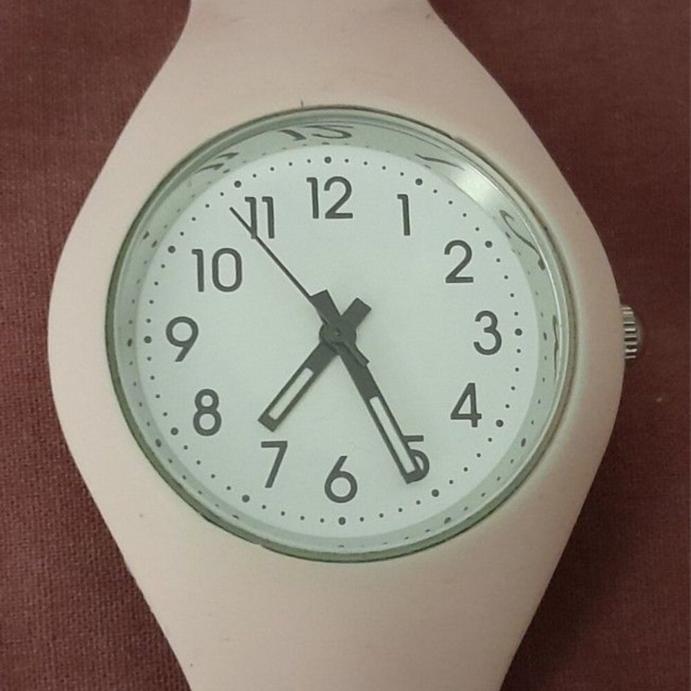 Pastel Pink Women's Wristwatch